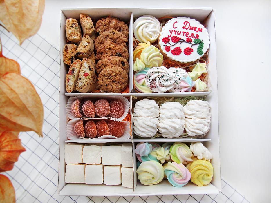 Gift set of cookies for Teacher's Day