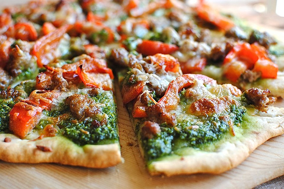 Pizza à la sauce pesto + limonade à l'ananas🍕🌿🍍